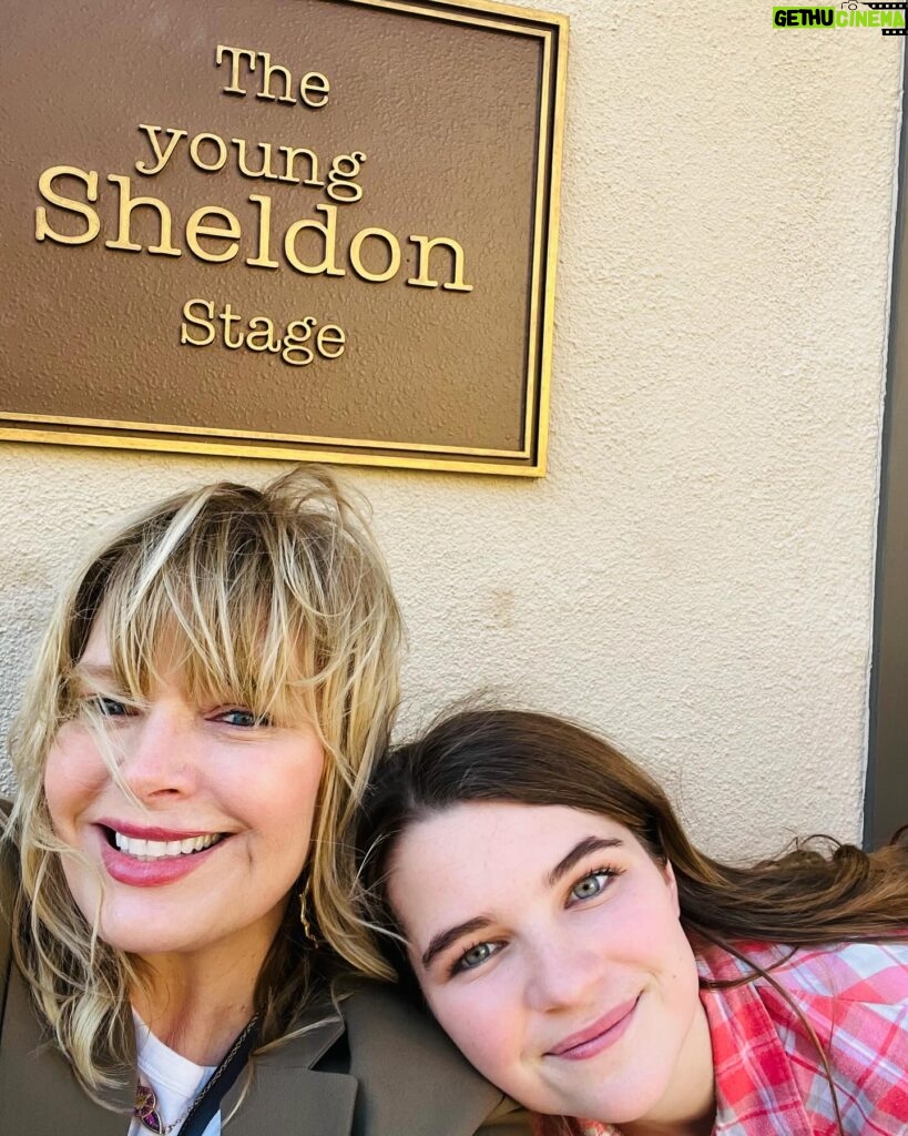 Melissa Peterman Instagram - Friendly reminder. There's a new Young Sheldon TONIGHT! 8pm. @cbstv @youngsheldoncbs @raeganrevord #youngsheldon