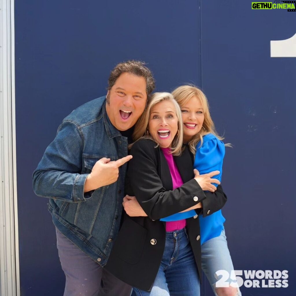 Melissa Peterman Instagram - Hugs with Meredith Vieira are like hugs with family—we just don't want to let go! 🤗 Here's to 5 seasons of laughter, learning, and unforgettable moments 💙⁠ ⁠ Miss one of our episodes? 😮 We got you! 😉 Binge watch full episodes on our YouTube channel 🔗 Tap our LINK IN BIO!⁠ ⁠ #25wordsorless #gameshow #meredithvieira #melissapeterman #greggrunberg #guessinggame #boardgame #wordgame