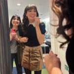 Melissa Villaseñor Instagram - This was a real lovely treat for me. Tune in tonight @colbertlateshow @stephenathome loved havin my sis there with me ❤️🥹