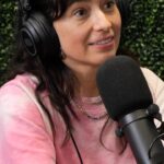 Melissa Villaseñor Instagram - Learning lessons from LOONEY TOONS🤣 NEW @alnpodcast with @melissavcomedy OUT NOW🔥 #alnpodcast #comedy #cartoons #adamray #melissavillaseñor #funny #snl #