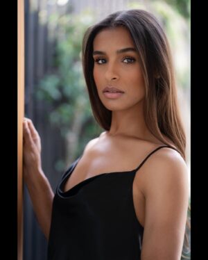 Melody Thornton Instagram - I was fresh off of Covid. Shooting a secret show and headshots🥳 It’s all about confidence baby 😜 (I haven’t had Covid this year and am recovered from my cold 🤗) love y’all 💕