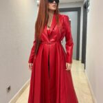 Melody Ruiz Instagram - Cualquier día es bueno para desear cosas lindas y querer estar bien… Pero un día más yo deseo a todos que disfrutéis al máximo cada minuto con la familia, muchas risas, música, baile, Salud y mucho amor… Seamos amorosos unos con otros todo lo que podamos y un poquito más! 🥰 os quiero mucho y siempre estaré agradecida por vuestras muestras de cariño 🥰. En estos días os iré mostrando lo gordita que voy ya!! 🤰 Con estas fotos os recuerdo que a las 21:10 comienza una súper gala en @telecincoes @fremantleesp Muchísimas gracias una vez más @jorge_matamoros que manos tan maravillosas tienes!!! ✨