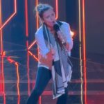 Melody Ruiz Instagram - Lo prometido es deuda, aquí os dejo “El Mundo”. Cuando escuchaba la versión original no podía evitar emocionarme, me encanta este tema! Y como sé que os encanta que os comparta momentos detrás de cámara os dejo el ensayo 🥰