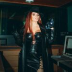 Melody Ruiz Instagram - Feliz noche de viernes familia! Os dejo estas fotos del rodaje de “Bandido”. Estoy deseando que escuchéis las nuevas versiones de los temas para los conciertos… “Amante de la Luna” 😱😳🔥.