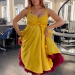 Melody Ruiz Instagram - Feliz viernes familia! No os podéis hacer una idea la que liamos este Lunes a las 22:50 en “La mejor generación” @telecincoes @gestmusic una auténtica locura!! No os lo podéis perder, más mexicana que nunca ❤️. (Estos no son los zapatos de la actuación 😂😂) Feliz fin de semana!!!!