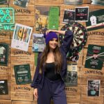 Melody Ruiz Instagram - Familia hoy a las 20h en YouTube nos vemos en “Tómatelo menos en serio” junto a @chenoa @jameson_es @europafm Lo pasamos en grande! ❤️