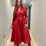 Melody Ruiz Instagram - Cualquier día es bueno para desear cosas lindas y querer estar bien… Pero un día más yo deseo a todos que disfrutéis al máximo cada minuto con la familia, muchas risas, música, baile, Salud y mucho amor… Seamos amorosos unos con otros todo lo que podamos y un poquito más! 🥰 os quiero mucho y siempre estaré agradecida por vuestras muestras de cariño 🥰. En estos días os iré mostrando lo gordita que voy ya!! 🤰 Con estas fotos os recuerdo que a las 21:10 comienza una súper gala en @telecincoes @fremantleesp Muchísimas gracias una vez más @jorge_matamoros que manos tan maravillosas tienes!!! ✨