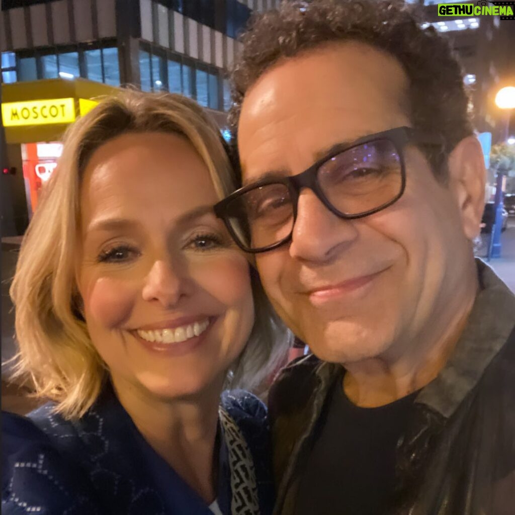 Melora Hardin Instagram - It was such a joy to be back together with the old gang on “MONK” and to embody Trudy Monk again after all these years in “Mr Monks Last Case A Monk Movie!”Tony Shaloub is, and always has been, a dreamboat person both on and off camera! Can’t wait for you all to see on NBC Peacock sometime soon! I will let you know when I know the air date. ❤️ 🕵🏻‍♂️