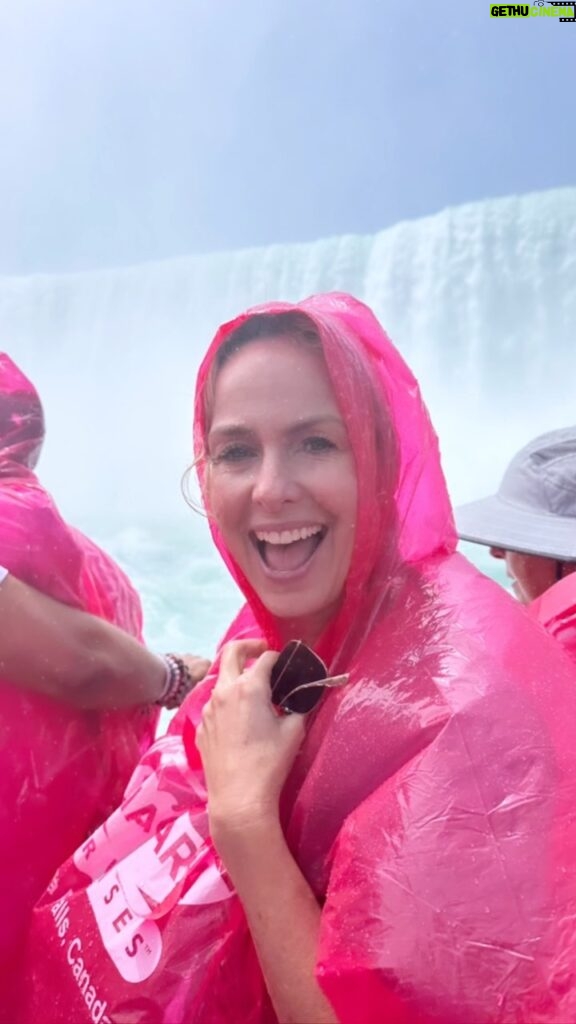 Melora Hardin Instagram - Falling in love with Niagara Falls 💧💖