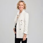 Melora Hardin Instagram - Tonight #loveclassified premieres on @hallmarkchannel at 8/7c! It was so amazing to be apart of this wonderful film & one of the first Hallmark movies with a LGBTQ storyline!! I’m so proud to be involved in this project and I think you will love this charming, heart warming and inclusive story! Here’s to feel good films and a great script by @thegoodfan ~ Make sure to check it out tonight! ✨❤️