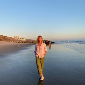 Melora Hardin Instagram - The ocean is good for the soul💙