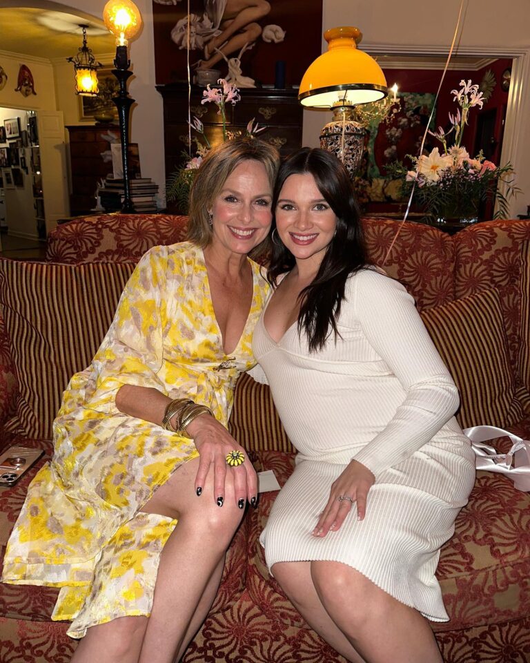 Melora Hardin Instagram - What a beautiful Mommy you are going to be Katie and what a lucky little baby to come to you and Paul! It was so nice to host your shower. You’re going to be great parents! I love you! 💕👶
