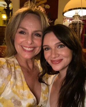 Melora Hardin Instagram - What a beautiful Mommy you are going to be Katie and what a lucky little baby to come to you and Paul! It was so nice to host your shower. You’re going to be great parents!  I love you! 💕👶