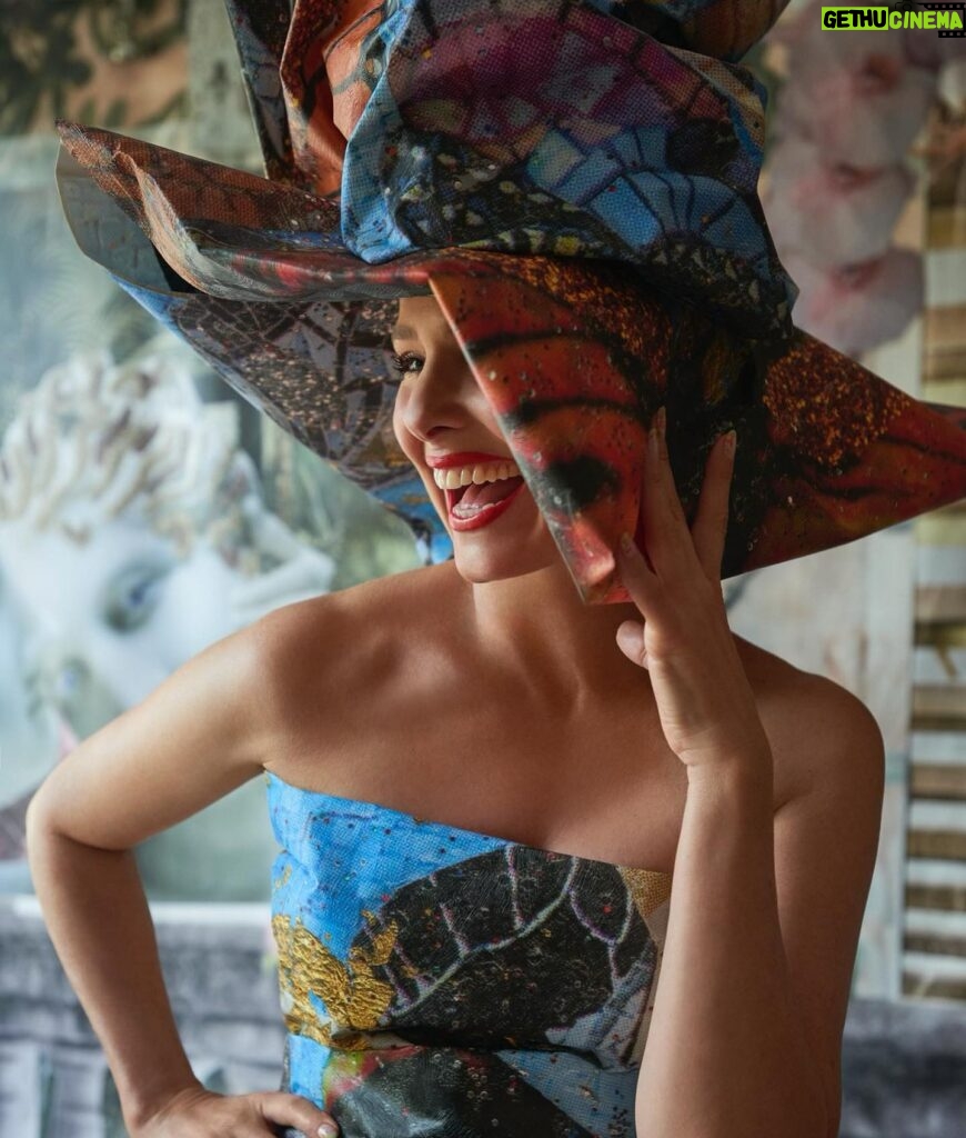 Melora Hardin Instagram - Absolutely LOVED working with these creative artists! Such a joyful and beautiful collaboration! THANK YOU Johan, Randy & Steeve and also Esther & Patrick at Wynil. So excited to share this paper dress, hat & stole are made from my new line of wallpaper! Yes, this is a paper dress! if you want to see and/or buy my first line of Storyboards by Melora Hardin wallpaper based on my original collage art check it out on my website www.Melora.com