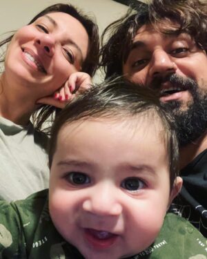 Meltem Yılmazkaya Instagram - Bu yaşın en güzel hediyesi sizdiniz yakışıklılarım 🥰 27 Mayıs , bir puset , iki sevgili , hastaneye dönen taksinin tekerleği :) @kadirdogann  Elleriniz elimden ayrı olmasın🤍 Birkaç fotoğraf özeti , hatıra kalsın… Sonra ben sonra insanlarım , sonra ne ekersen onu biçersin dengesi! Varlığını her zaman hissettiren dostlarım , canlarım siz de hiç eksik olmayın🤍