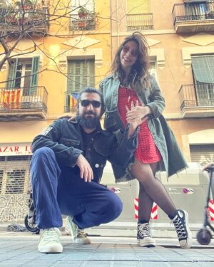 Meltem Yılmazkaya Instagram - Bu yaşın en güzel hediyesi sizdiniz yakışıklılarım 🥰 27 Mayıs , bir puset , iki sevgili , hastaneye dönen taksinin tekerleği :) @kadirdogann  Elleriniz elimden ayrı olmasın🤍 Birkaç fotoğraf özeti , hatıra kalsın… Sonra ben sonra insanlarım , sonra ne ekersen onu biçersin dengesi! Varlığını her zaman hissettiren dostlarım , canlarım siz de hiç eksik olmayın🤍