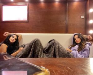 Menna Samaha Instagram - My sister is my best friend 👯‍♀️
@ayahsamaha