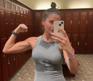 Mercedes Mason Instagram - Post-baby body coming along. Two amazing babies and we are DONE procreating. (We smeared brie cheese on David’s undercarriage and let a gang of ravenous rats gnaw away with impunity. He’s essentially a Ken doll now). 

Full transformation to come once I’ve reached my muscles goal. But wanted to share the progress. Hasn’t been easy. But feeling strong again and recognizing myself in the mirror has been worth it. Gained 60 lbs with each pregnancy. 😬

Feels good to be back in my own mind/body. Thanks for coming to my TedTalk. The end.