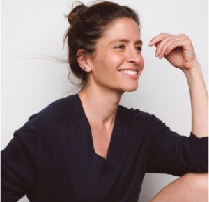 Mercedes Mason Instagram - No retouching done…but apparently someone fingered my pet dog in the second photo as I look distraught about it. Obviously. 

@bn_photography_ didn’t do the fingering