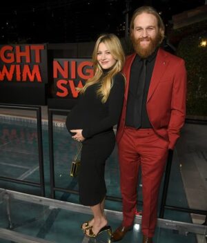 Meredith Hagner Instagram - #nightswim film was SO. GOOD . SO. SCARY! Amazing performances. Endlessly proud of my guy who’s so talented and humble and being his plus one is so fun. Also so endlessly proud of the glam teams ability to whip this highly pregnant ass together. True hero’s. @barbdoeshair @mollygreenwald @ecduzit @chaviv_hair