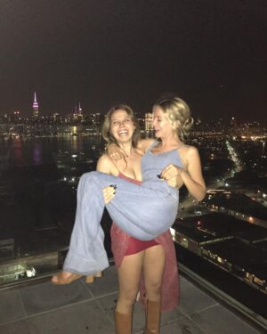 Meredith Hagner Instagram - How basic is it to “miss New York” but I really miss New York today