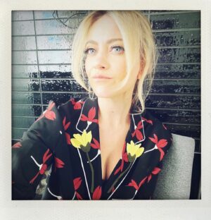 Meredith Hagner Instagram - Zoom press for @searchpartymax in my PJS aka @maisonvalentino aka the only thing I ever want to wear ever again in my life @ecduzit dreamy Calgary glam by @cultlueur @alignstudio_yyc
