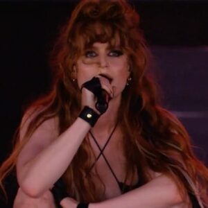 Merel Baldé Instagram - De hele Lowlandsshow staat op youtube!
Hierbij een paar van mijn highlights. Benieuwd wat die van jullie zijn!

1. Het full circle moment (helemaal afkijken)
2. “Lowlands” zeggen en beseffen dat het echt is
3. Mijn man met gevoel vinden
4. Deze lichtswitch
5. Mijn lieve vrienden op de eerste rij vastpakken
6. Mezelf in het publiek zien
7. Bedankt allemaal! (Ook voor alle lieve reacties na afloop op het festival❤️)

Lowlands en lief publiek bedankt voor deze hete🥵 en onvergetelijke show! Een droom die uitkwam!