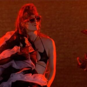 Merel Baldé Instagram - De hele Lowlandsshow staat op youtube!
Hierbij een paar van mijn highlights. Benieuwd wat die van jullie zijn!

1. Het full circle moment (helemaal afkijken)
2. “Lowlands” zeggen en beseffen dat het echt is
3. Mijn man met gevoel vinden
4. Deze lichtswitch
5. Mijn lieve vrienden op de eerste rij vastpakken
6. Mezelf in het publiek zien
7. Bedankt allemaal! (Ook voor alle lieve reacties na afloop op het festival❤️)

Lowlands en lief publiek bedankt voor deze hete🥵 en onvergetelijke show! Een droom die uitkwam!
