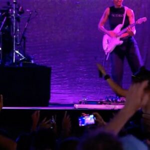 Merel Baldé Instagram - De hele Lowlandsshow staat op youtube!
Hierbij een paar van mijn highlights. Benieuwd wat die van jullie zijn!

1. Het full circle moment (helemaal afkijken)
2. “Lowlands” zeggen en beseffen dat het echt is
3. Mijn man met gevoel vinden
4. Deze lichtswitch
5. Mijn lieve vrienden op de eerste rij vastpakken
6. Mezelf in het publiek zien
7. Bedankt allemaal! (Ook voor alle lieve reacties na afloop op het festival❤️)

Lowlands en lief publiek bedankt voor deze hete🥵 en onvergetelijke show! Een droom die uitkwam!