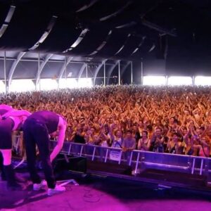 Merel Baldé Instagram - De hele Lowlandsshow staat op youtube!
Hierbij een paar van mijn highlights. Benieuwd wat die van jullie zijn!

1. Het full circle moment (helemaal afkijken)
2. “Lowlands” zeggen en beseffen dat het echt is
3. Mijn man met gevoel vinden
4. Deze lichtswitch
5. Mijn lieve vrienden op de eerste rij vastpakken
6. Mezelf in het publiek zien
7. Bedankt allemaal! (Ook voor alle lieve reacties na afloop op het festival❤️)

Lowlands en lief publiek bedankt voor deze hete🥵 en onvergetelijke show! Een droom die uitkwam!
