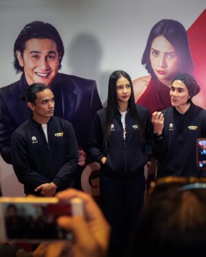 Meriam Bellina Instagram - Akhirnya setelah jungkir balik bersama, kami bisa mempersembahkan kisah ketiga bersaudara ini lewat Film Gampang Cuan!

Terima kasih atas antusiasme dan semangat yang luar biasa dalam Gala Premier Gampang Cuan 

Semakin gak sabar bertemu seluruh penonton Indonesia di bioskop 16 November 2023!

#GampangCuanFilm