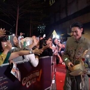 Meriam Bellina Instagram - Pemain Film Gampang Cuan tampil super megah di Red Carpet! Ini dia potret anak rantau kalo udah sakses, gak lagi-lagi nahan laper dan make baju bolong kaya Aa Utan. 😉💸✨

#GampangCuanFilm