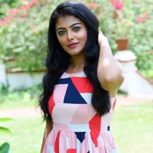 Merin Philip Instagram - Just flaunt ✨

MUA: @zak_makeover 
PC: @rojan_nath 

#urbanicwomenwear#zakmakeover#fashionphotography#fashionable#photooftheday#instafashion#instapost#explore#gowndress#casualstyle#makeover#happysardar#merinphilip#poser#keralagodsowncountry#tripunithurapalace#kochigram