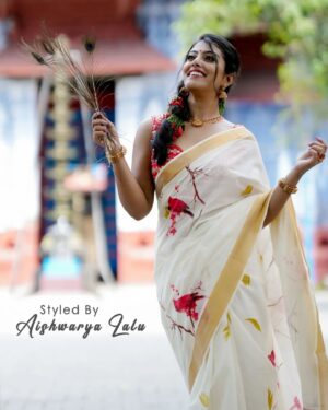 Merin Philip Instagram - Ft. @merinmaryphilip 

Stills @ansaripunalur 

Creator  @realarjunv

Costume - Saree @turmerikofficial 

Blouse @jishnuandvishnu

 Styling @aish_wa_rya

MUAH @ajin_makeup_artistry

Project coordination @thoufeeqazlamkhan @ajith_mudavanattu