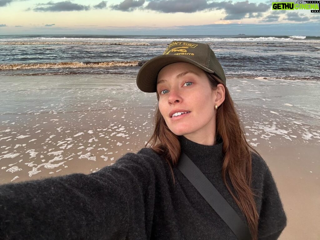 Merritt Patterson Instagram - Back on Belongil in Byron 🦘