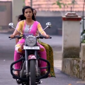 Mersheena Neenu Instagram - Best part of being a proffessional actress is that
It help yu to learn alot of new things...
I am blessed bcz every character that i played demanded me to learn something new that i didnt knw...

Riding bullet was my dream... Even though i ride bike in sathya... I was so scared to ride bullet bcz its too heavy and  most of them told me with my height it might be difficult for me to balance.. And yes i am not that strong to keep it straight and no one gave me the confidence to give a try....

But when i committed to Shalini... The first thing janardhanan sir asked me was * u knw to ride bullet right?? *... I was like oh my god *...and he asked me to learn to ride bullet and drive goods auto

Aftr that inbtween shoot i practiced to ride bullet in set with the help of some of our team members (Jithin and..rikson...)and practiced on off days with the help of my friend (vinu).. Thankz to yu guys.. I really mean it... Thankyu so much for helping me to make it happen.. For all the effort, time, and the confidence yu gave me.. Thankz...

But it was camparingly alot easy to learn how to drive goods auto.. I learned it just before the shot... But it was a small struggle when i had to drive it on kind off road... Still it was fun and exciting ❤️

Thankyu soo much  @drjanardhanan sir, @zeekeralam for choosing me for these challenges and the confidence yu have in me....Will cherish this forever... Thankyu

Waiting for more challenges ❤️

#kudumbasreesharadha #shalini #mersheenaneenu #bullet #bulletride #bulletgirl #bulletrani