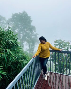 Mersheena Neenu Instagram - Misty💛 

@ragamayamunnar 
@nichestays