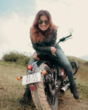 Mersheena Neenu Instagram - 🏍