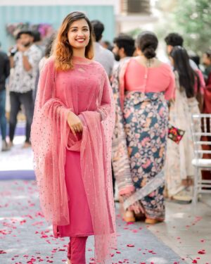 Mersheena Neenu Instagram - Pink

📷: