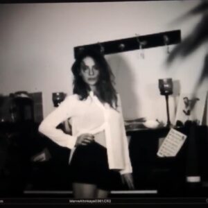 Merve Altınkaya Instagram - ne zamandır görüşmüyomuşuz burda nasılsınız?;)🤍 #saturday #flu #black&white