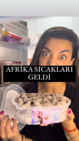 Merve Polat Instagram - SICAKTAN KAVRULANLARA YOLLA 😅🤪😅🤪 Anne evinde dondurma kabından başka ne çıkar ??? 😂😂😂 #afrikasıcakları @zogukan