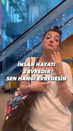 Merve Polat Instagram - HAYATININ KAÇINCI EVRESİNDESİN YORUMAAA😂 

#trending #vasfiyeteyze #komedi