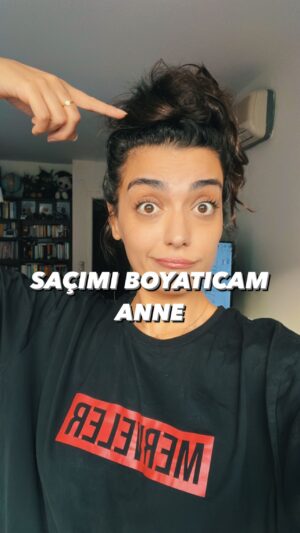 Merve Polat Instagram - ANNEME SAÇIMI BOYATICAM DEDİM 😂 Annene, eşine gönder 🤙🏼 @sabitakkaya etiketleme postu😂😂😂

#kızılcıkşerbeti #kızılcıkşerbo #trend #saç #saçbakımı #saçboyama #saçboyası #ombre #sombre #ışıltılısaçlar