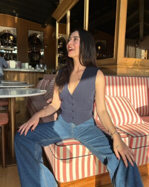 Merve Sevi Instagram - Favoriniz hangisi, 1, 2 ya da 3? 🥂

#reklam #işbirliği