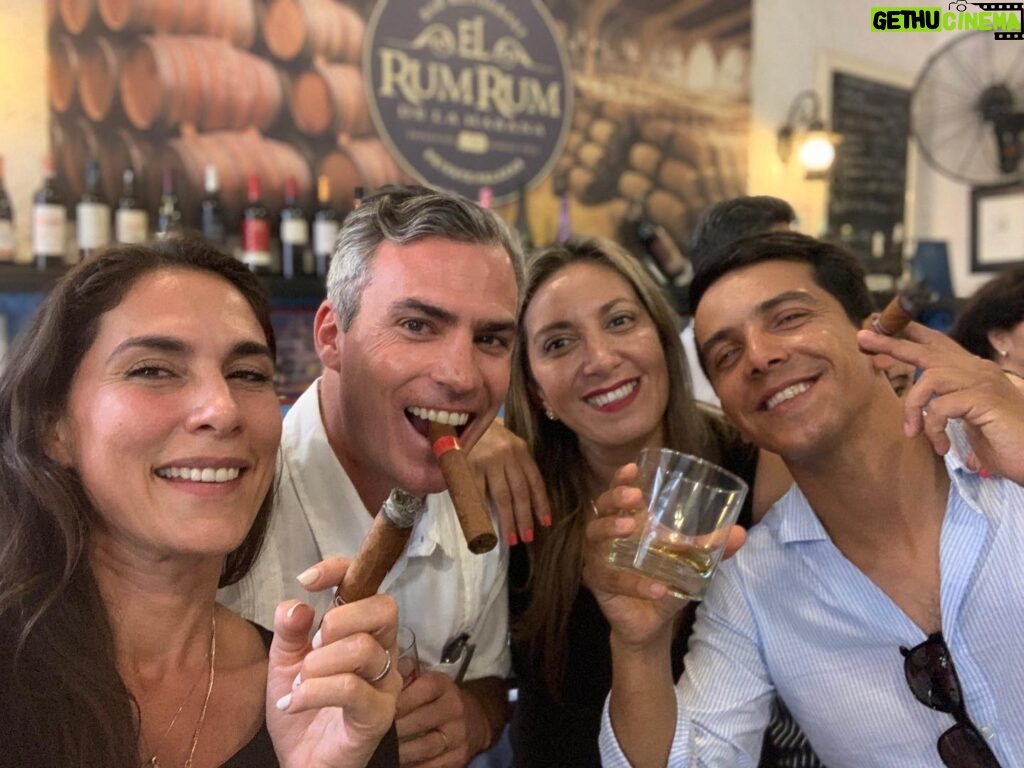 Mey Santamaría Instagram - Disfrutando en el @rumrumdelahabana con lo mejor de Chile y cuba! #rumrumdelahabana