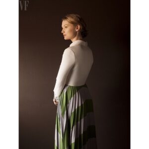 Mia Wasikowska Instagram - Beautiful ❤️👑😘 Mia for Vanity Fair #miawasikowska #vanityfair