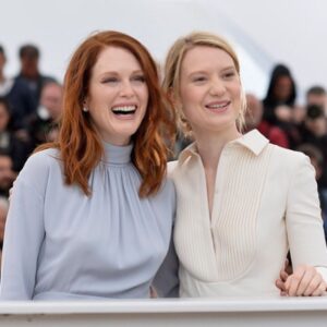Mia Wasikowska Instagram - ❤️❤️❤️ #miawasikowska #juliannemoore #mapstothestars #cannesfilmfestival #cannes