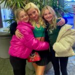 Mia Allan Instagram - Reunited 🥰 @doradolphinofficial @ellaallanofficial @miaallanofficial #twins #twinsofinstagram #theallantwins #love #beautiful #photooftheday #photography #photo #skincare #skincareroutine #fashion #fashionblogger #fashionstyle #actor #actress #actorslife #actors #ella #mia #ellaallan #miaallan #loudhouseliveactionseries #loudhouse #nickelodeon #paramount #lola #lana #janethevirgin #jane #janethevirginedit