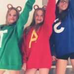 Mia Allan Instagram - A little late🤣 #twins #twinsofinstagram #theallantwins #love #beautiful #photooftheday #photography #photo #skincare #skincareroutine #fashion #fashionblogger #fashionstyle #actor #actress #actorslife #actors #ella #mia #ellaallan #miaallan #loudhouseliveactionseries #loudhouse #nickelodeon #paramount #lola #lana #janethevirgin #jane #janethevirginedit