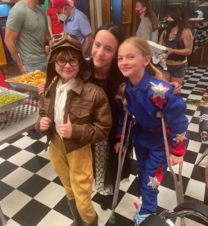 Mia Allan Instagram - The Bird Man himself joins the Louds in tonight’s all new episode @tonyhawk